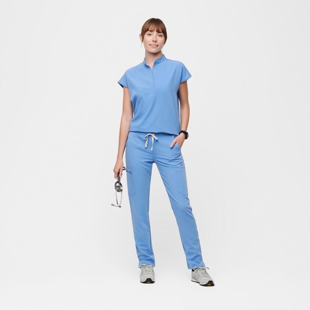 FIGS women’s S blue scrubs set